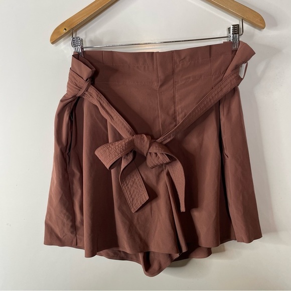 Athleta Skyline Short II Size 16 - Picture 2 of 6